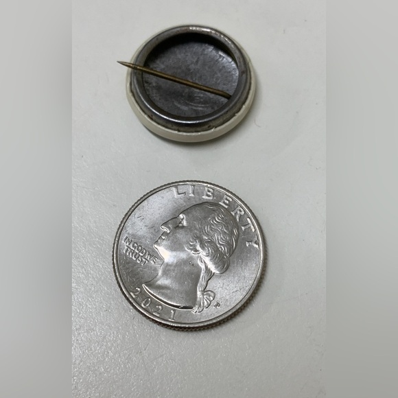 1940s Vtg GRIT Newspaper Authorized Salesman Pinback Button Badge Antique Brooch - Picture 9 of 10